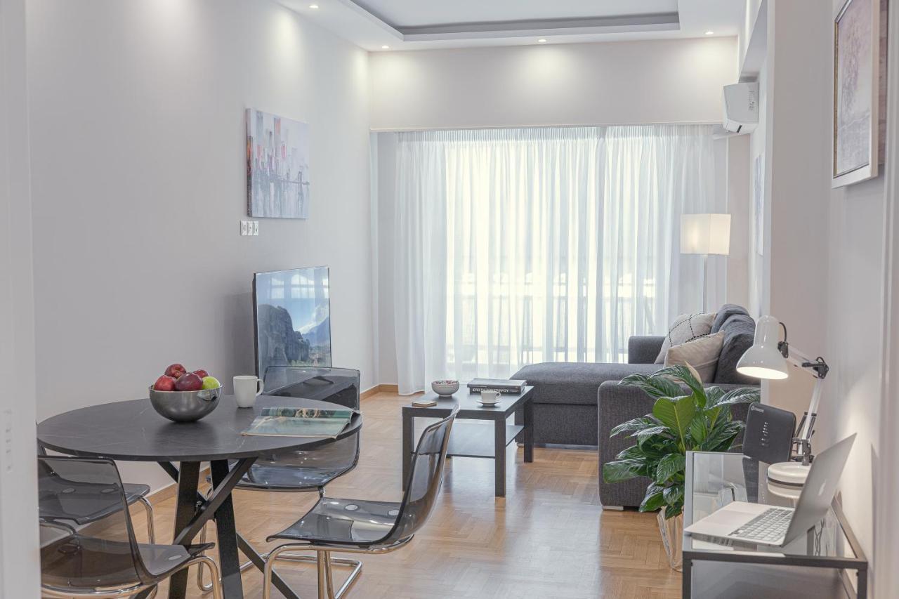Amazing Apartment Near Metro Station! Atene Esterno foto