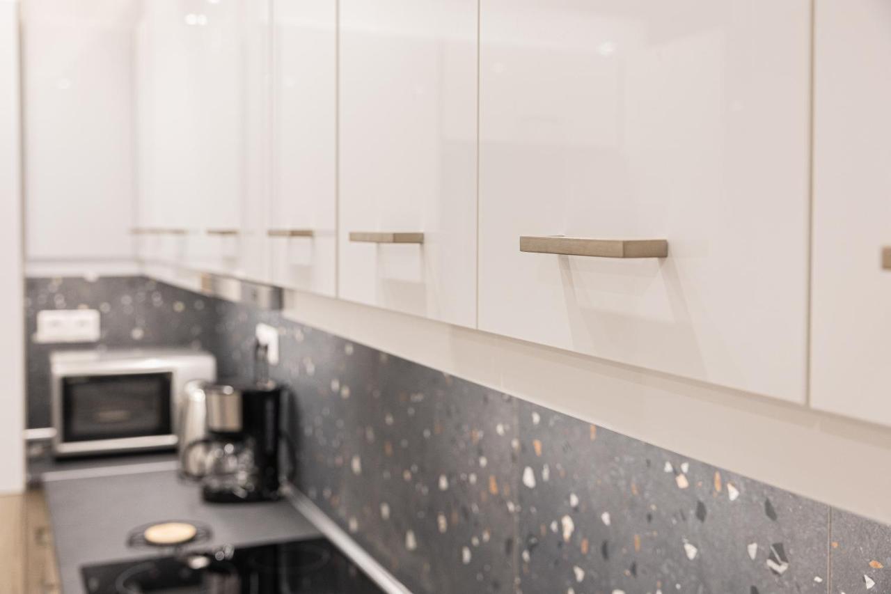 Amazing Apartment Near Metro Station! Atene Esterno foto