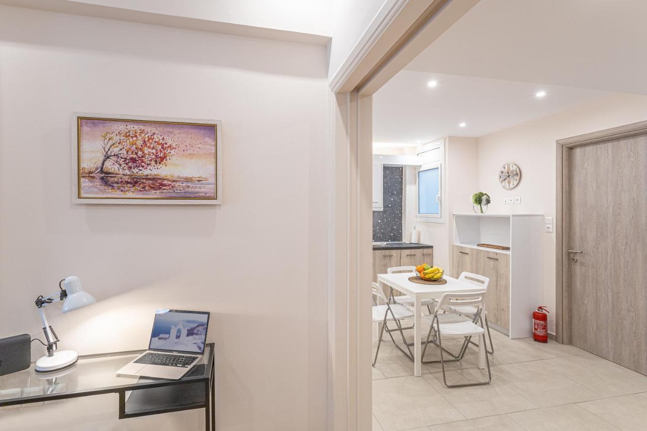 Amazing Apartment Near Metro Station! Atene Esterno foto