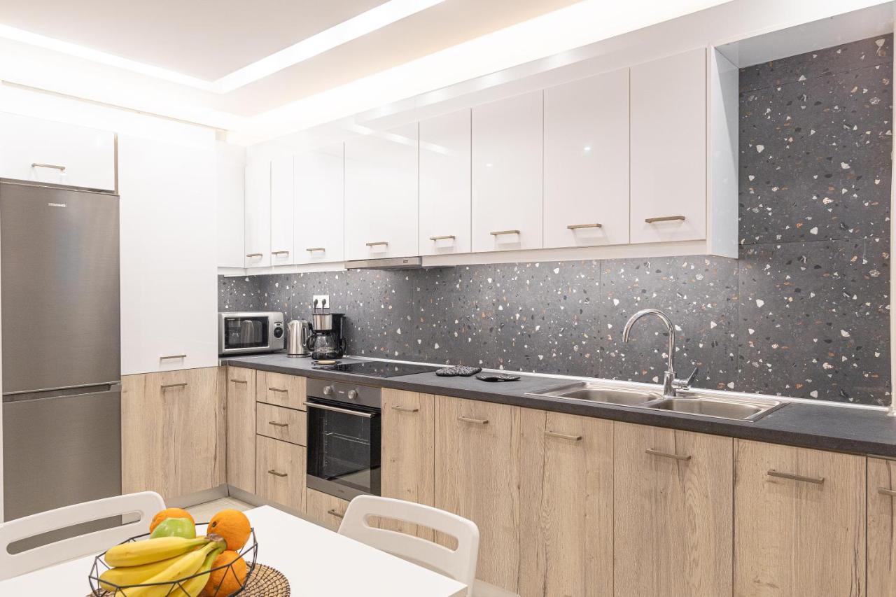 Amazing Apartment Near Metro Station! Atene Esterno foto